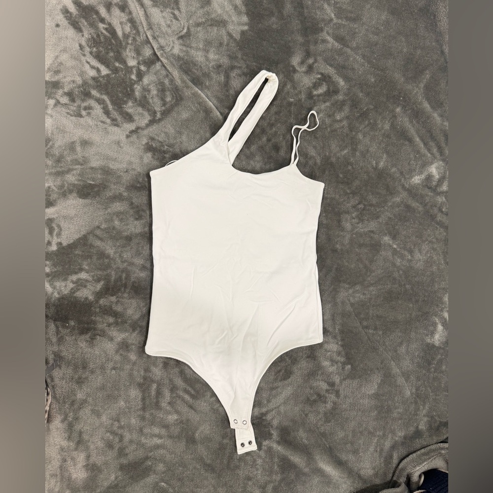 Women's
Asymmetrical One-Shoulder Seamless Fabric Bodysuit xs in white
